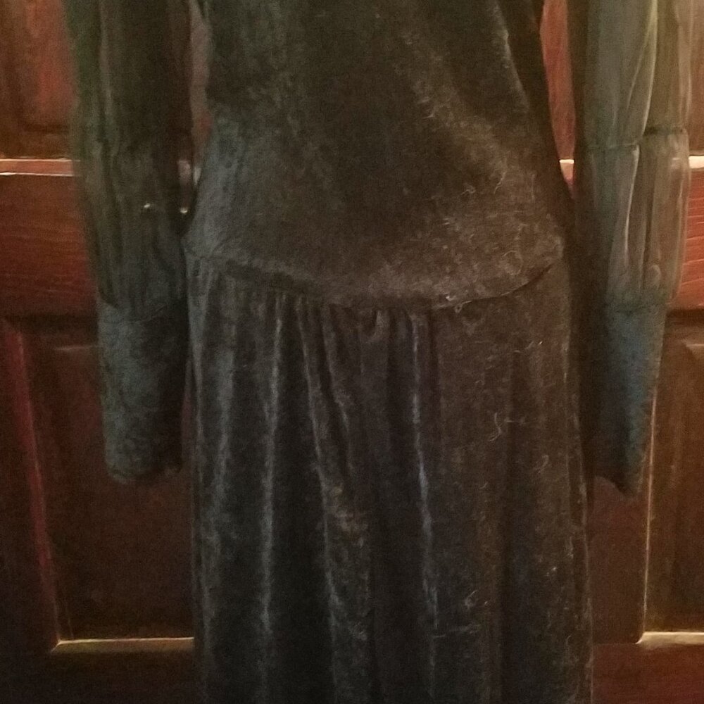 Charades Maxi Renaissance Dress - Picture 5 of 9